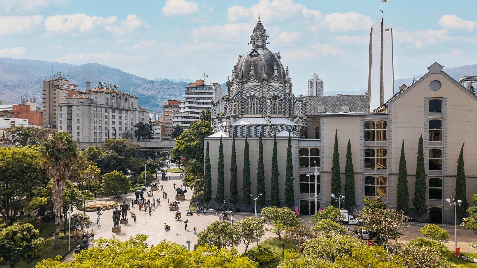 Medellin - Plaza Botero_optimized