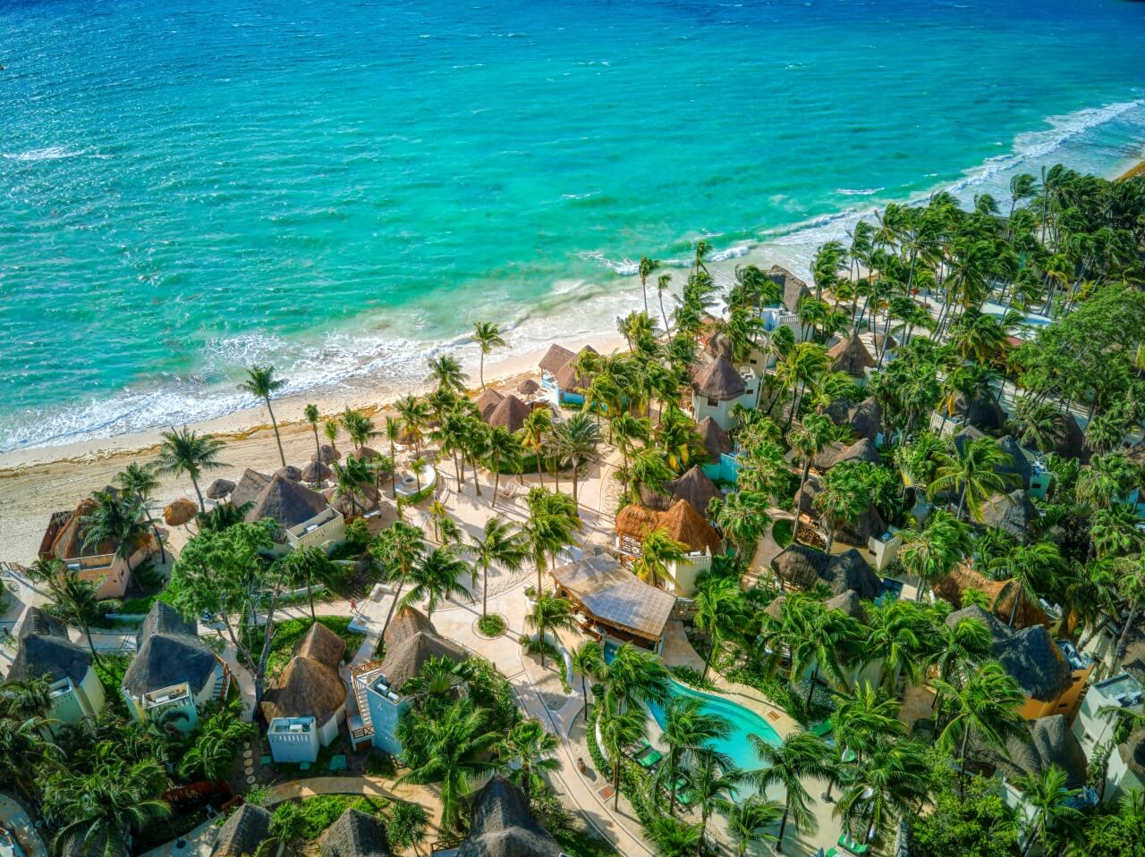 Vive una experiencia maya en Mahekal Beach Front Resort & Spa